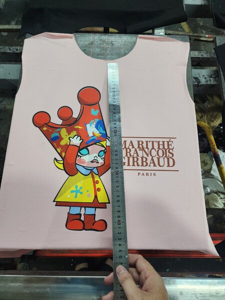 Silk screen tank top printing