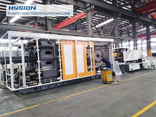 HX 2500 Injection Molding Machine