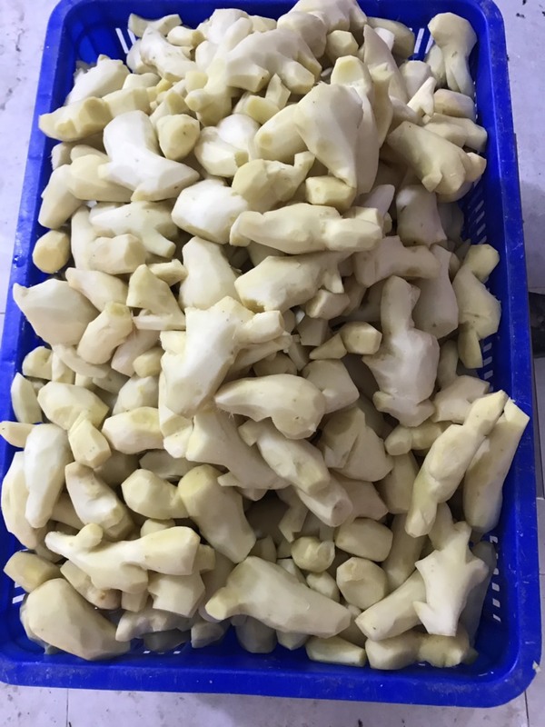 Peeled ginger