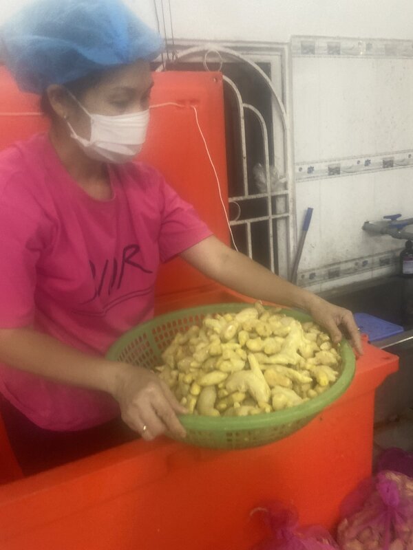 Peeled ginger