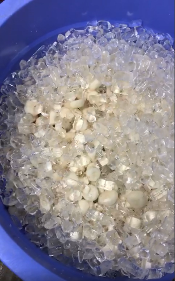 Peeled water chestnut