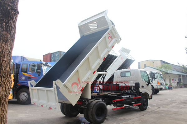 Hooklift truck - 3.5 m3