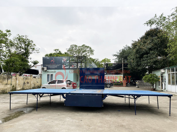 JAC mobile stage truck