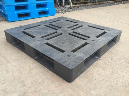 Grey Plastic Pallet