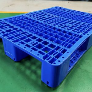 Plastic Pallet With Steel Core