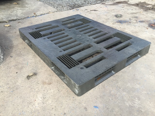 Double Sided Grey Plastic Pallet