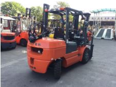 Safer 3-ton gasoline and gas forklift