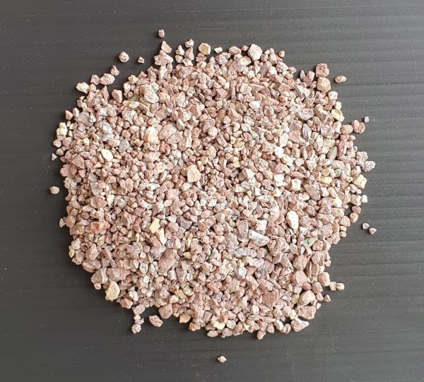 Betonite desiccant beads