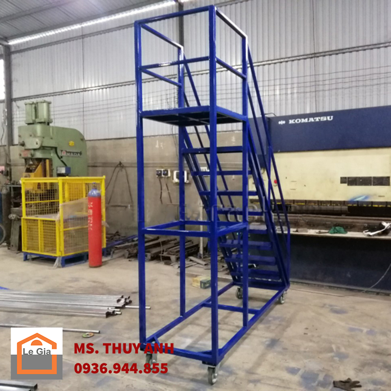 Industrial ladders