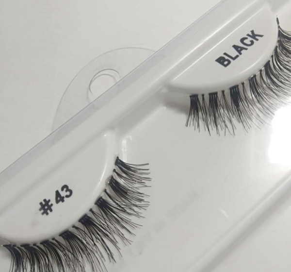 Ribbed eyelashes