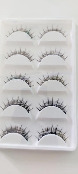 Eyelashes in pair