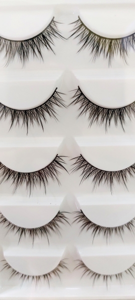 Eyelashes in pair