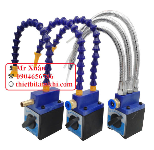Coolant hose with magnetic base