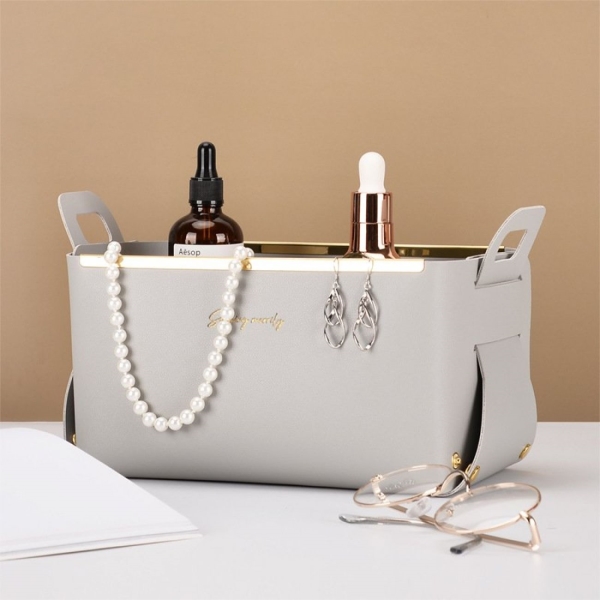 Cosmetic bag