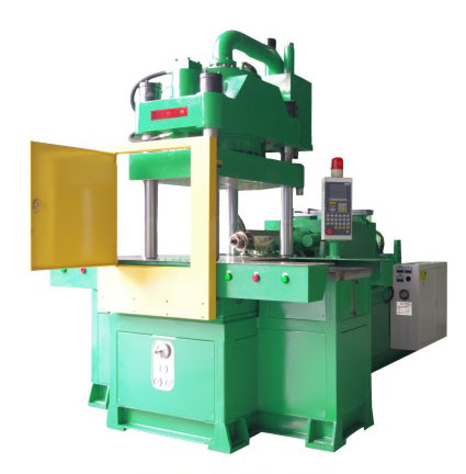 Vertical plastic extruder