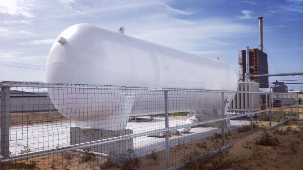 LNG storage tank
