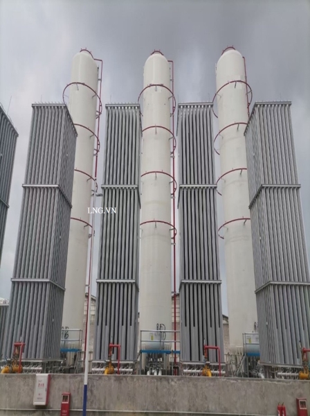 LNG storage tank