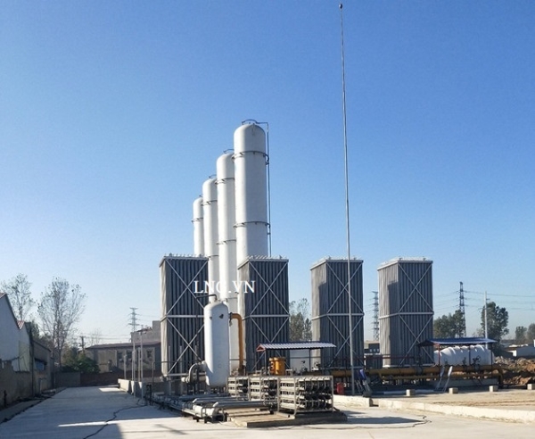 LNG storage tank