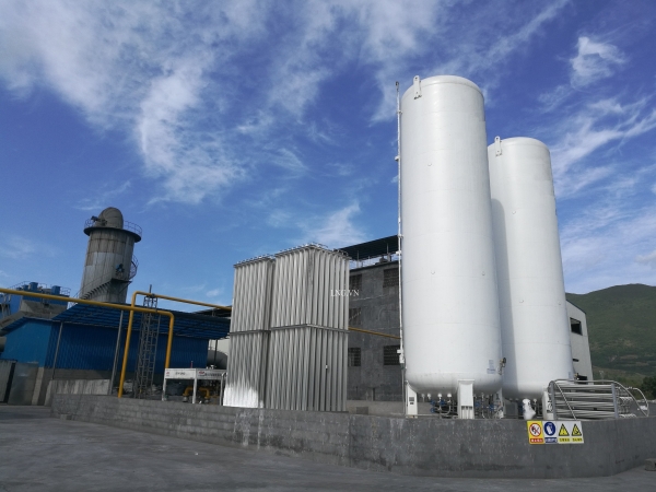 LNG storage tank