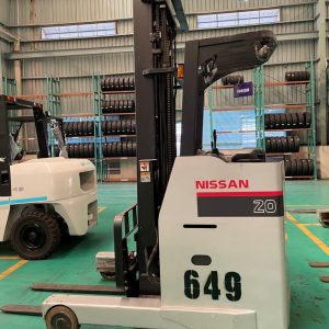 Used stand-on electric reach truck