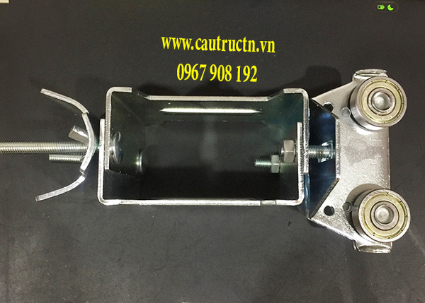 Cable carrier trolley