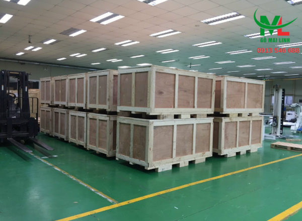 Closed wooden crate
