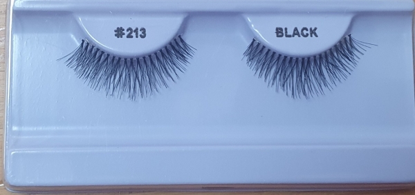 Fluffy, cat-eye, wispy eyelashes