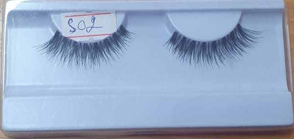 Fluffy, cat-eye, wispy eyelashes