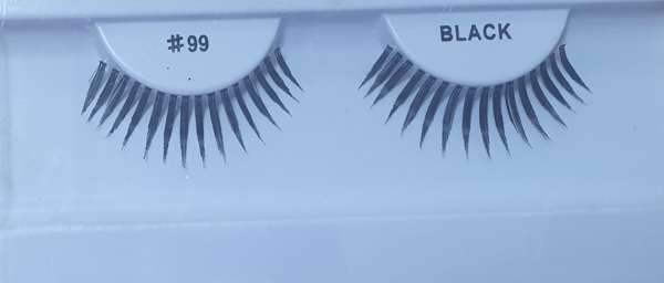 Fluffy, cat-eye, wispy eyelashes