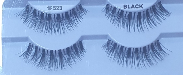 Fluffy, cat-eye, wispy eyelashes