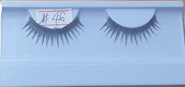 Fluffy, cat-eye, wispy eyelashes