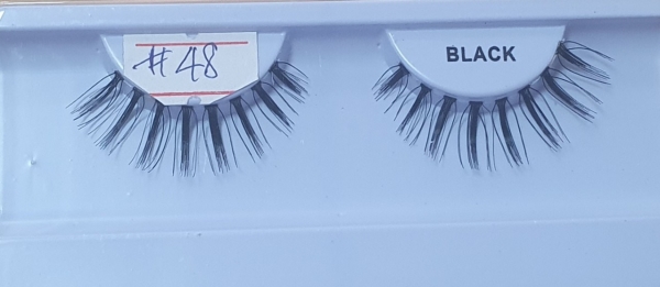Fluffy, cat-eye, wispy eyelashes