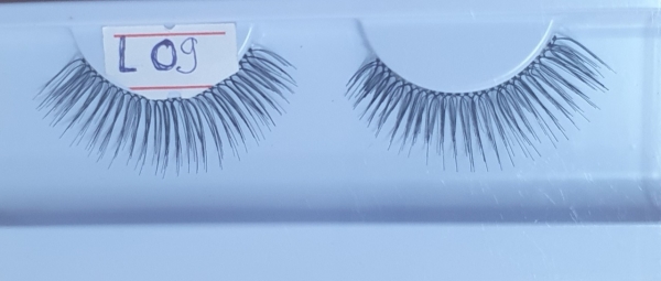 Fluffy, cat-eye, wispy eyelashes
