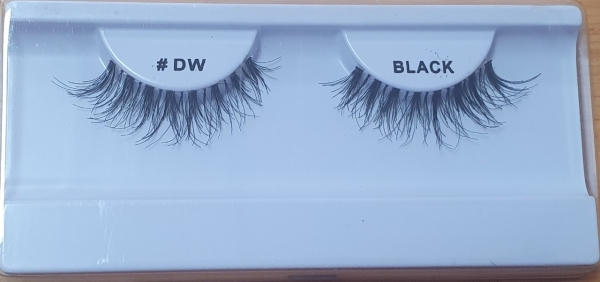 Fluffy, cat-eye, wispy eyelashes