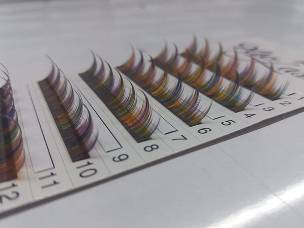 Fan eyelashes
