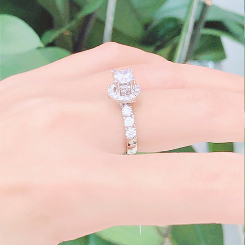 Diamond engagement and proposal ring