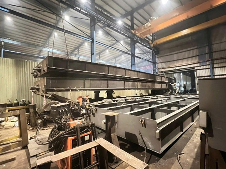 Fabrication of components and assemblies for a 30,000-tonne vessel