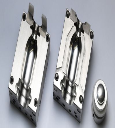 Mold for blowing plastic bottles - High pressure