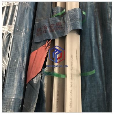 Imported V-shaped 304/316/201 stainless steel bar