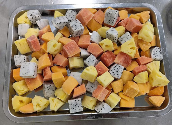 Frozen mixed fruits