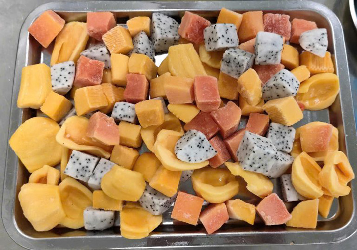Frozen mixed fruits