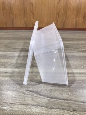 Plastic food container