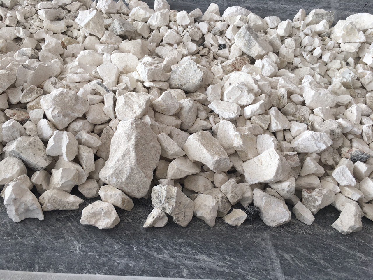 Lump lime