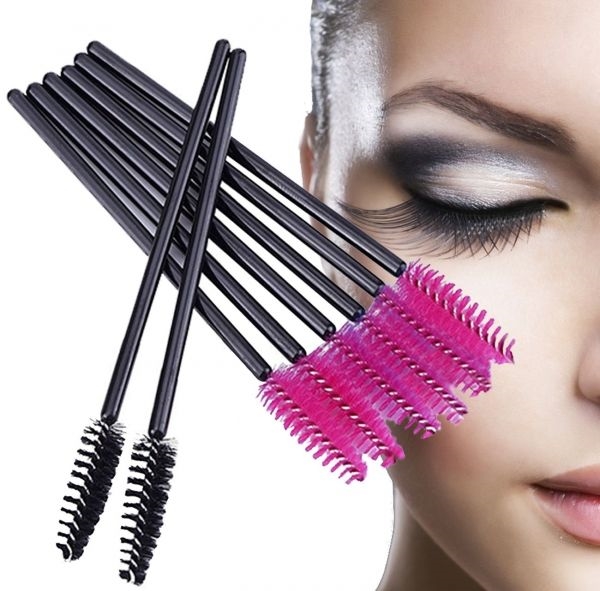 Brush Eyelashes