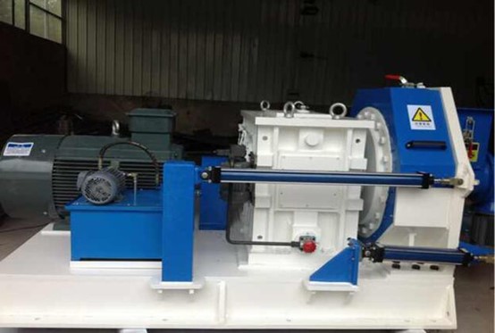 Pellet press