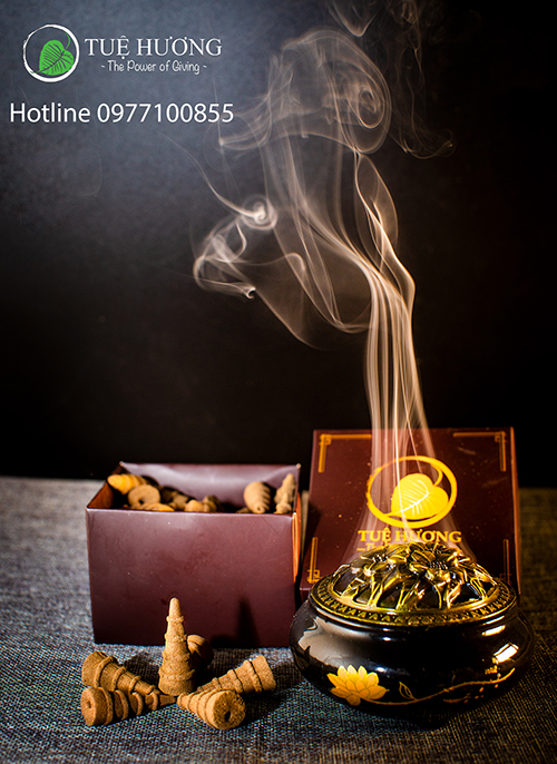 Premium Agarwood Cone Incense