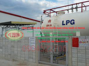 Gas tank