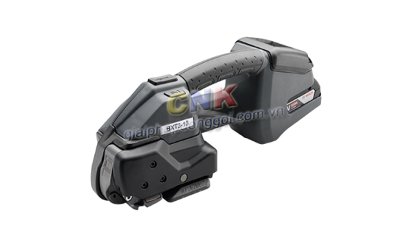 Handheld strapping machine