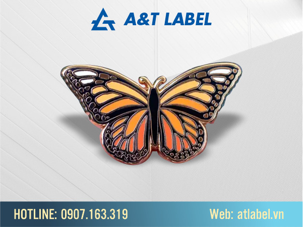 Alloy badge