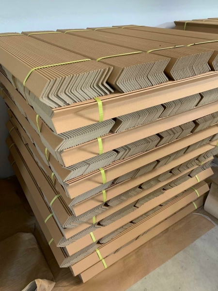Honeycomb paper angle board